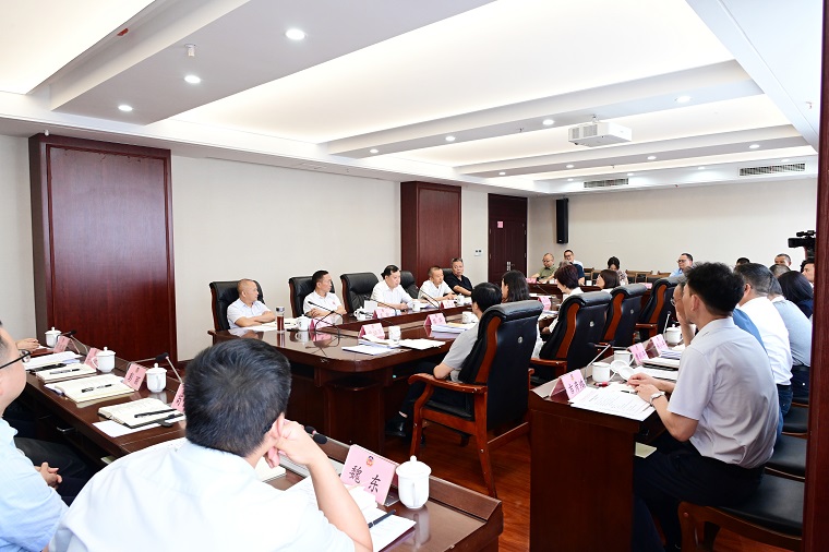 市政协党组暨机关党组理论学习中心组学习会召开